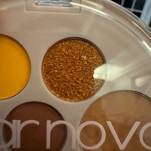 Pear nova eye shadow palette NWT - Picture 9 of 11